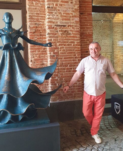 Barbat educat doresc partenera.